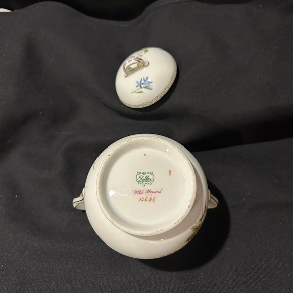 Shelley WILD FLOWERS Gainesborough 4.75" Sugar Bowl - Picture 9 of 12